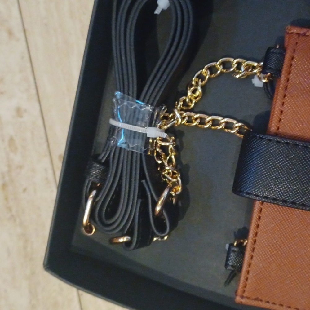 New Steve Madden Set of 2 Crossbody Bags - Picture 5 of 8